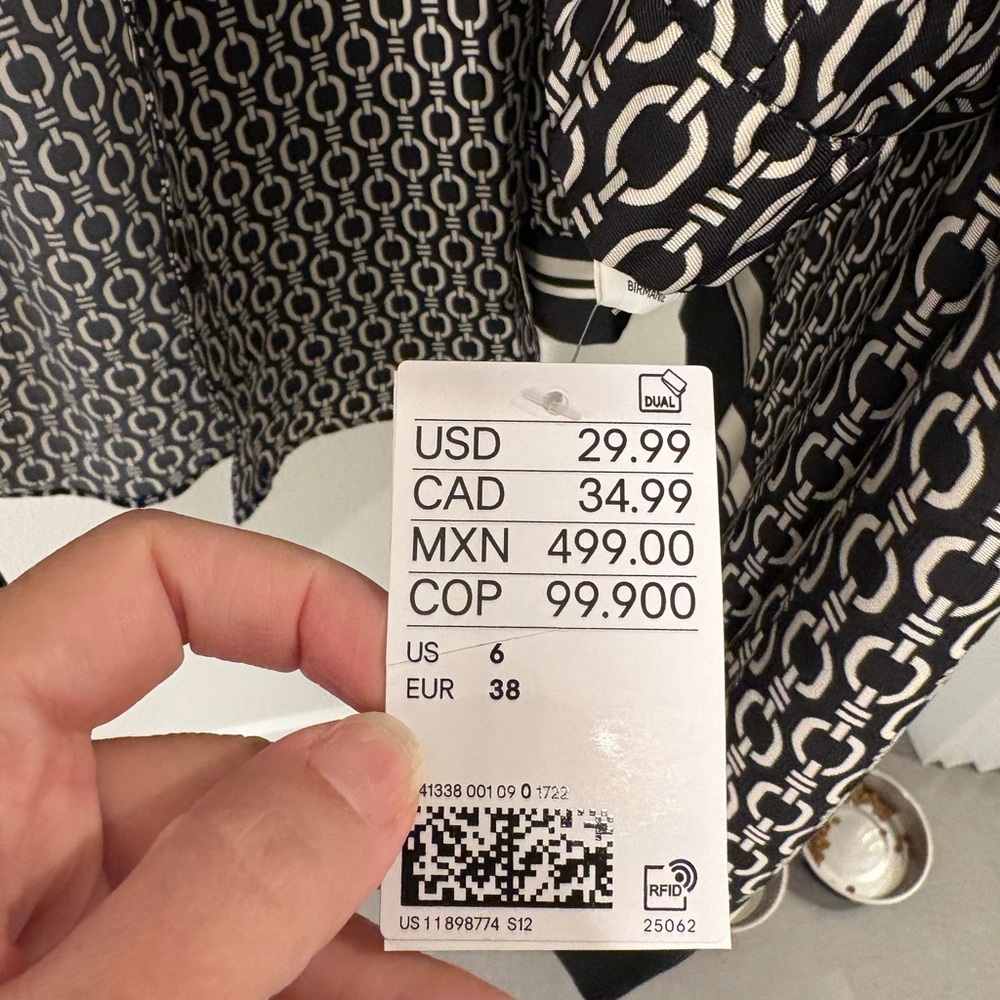 H&M Black and White Patterned Silky top and wide pants set - Picture 4 of 4